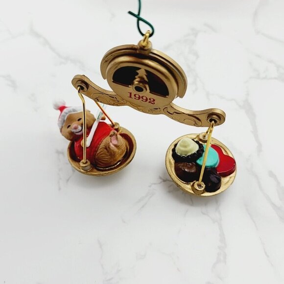 Hallmark Keepsake Ornament Fun on a Big Scale 1992 Santa Hamster Candy Moves VTG - Picture 2 of 10
